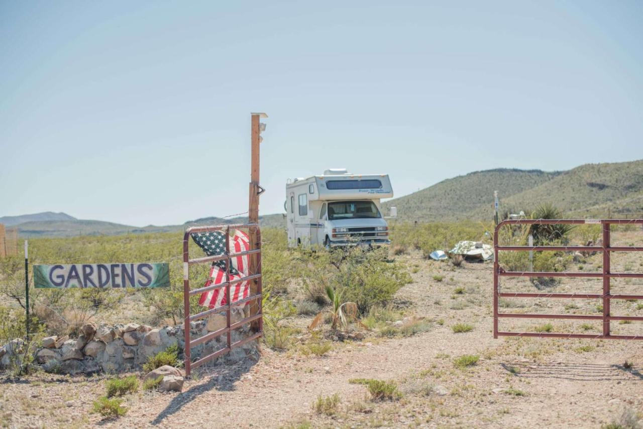 Camping At Desert Gardens Oasis In Lobo, Tx Van Horn Exterior foto