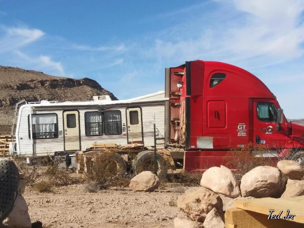 Camping At Desert Gardens Oasis In Lobo, Tx Van Horn Exterior foto