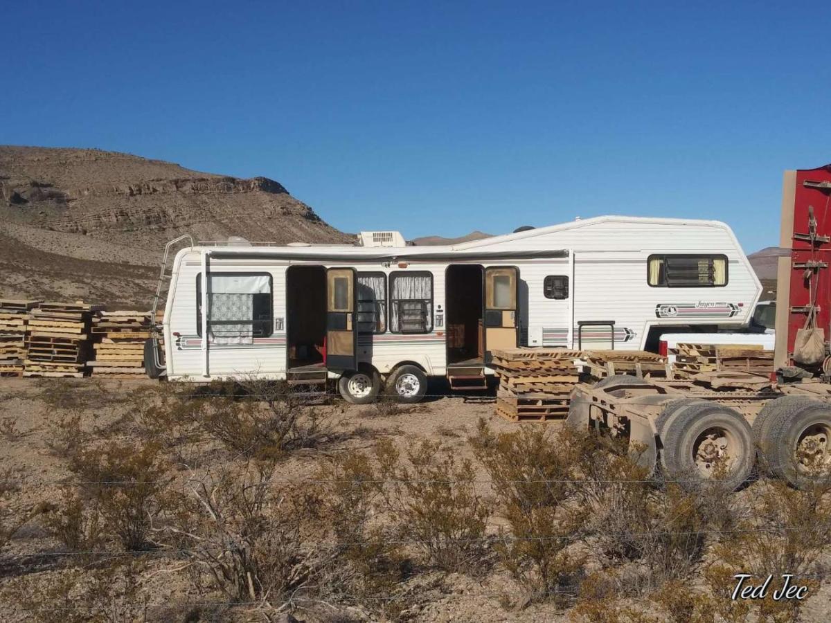 Camping At Desert Gardens Oasis In Lobo, Tx Van Horn Exterior foto