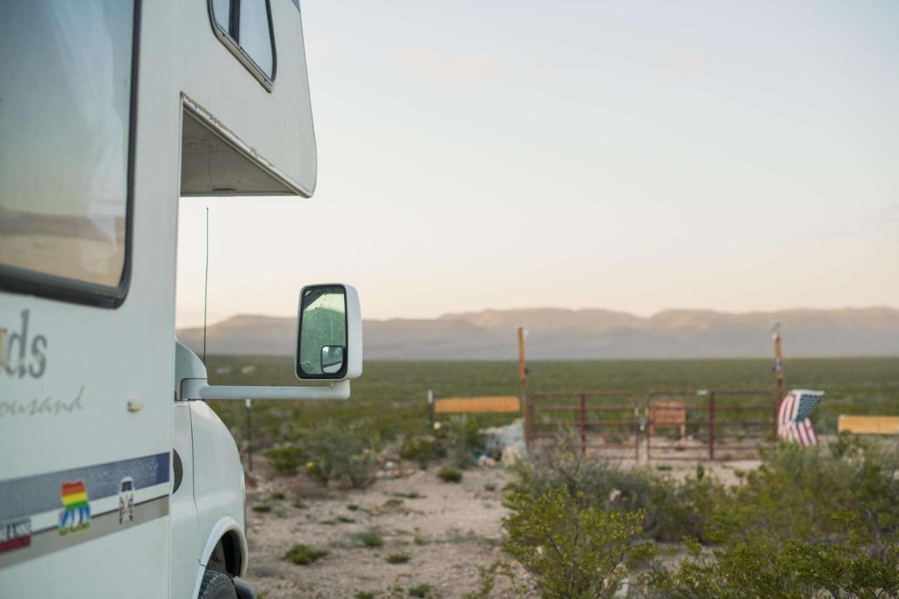 Camping At Desert Gardens Oasis In Lobo, Tx Van Horn Exterior foto